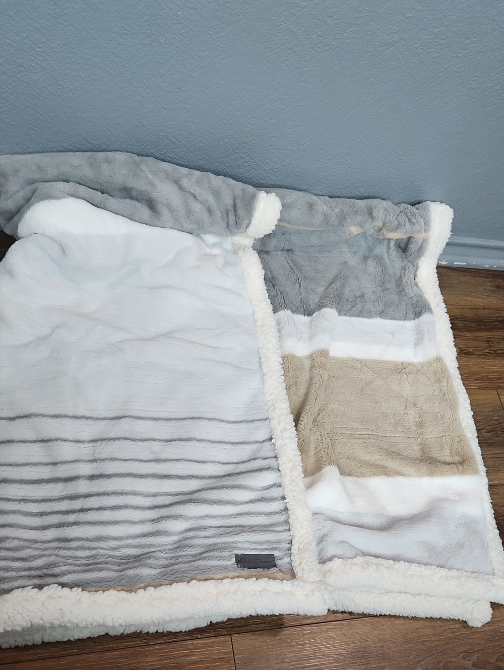 NWOT Eddie Bauer Gray Tan White Stripe Sherpa Throw